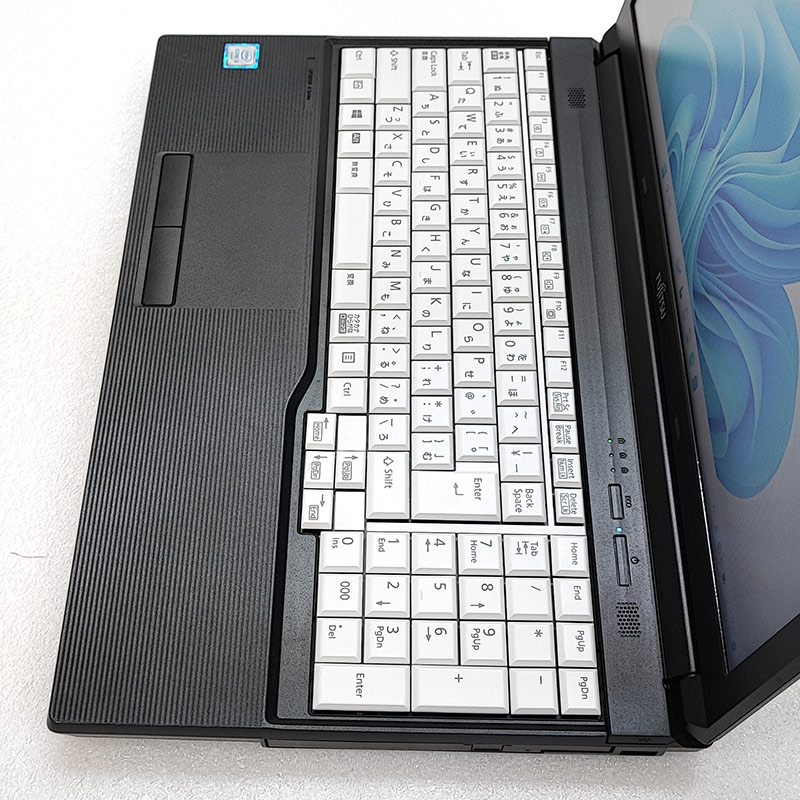 Windows11搭載 中古良品 日本製 15インチ ノートPC 富士通 A576/PX 第6