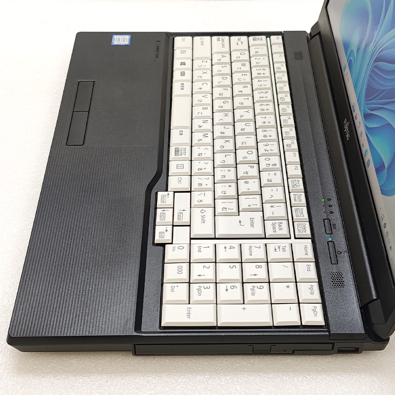 7470a 中古パソコン 富士通 LIFEBOOK A579/B Windows11 Pro Core