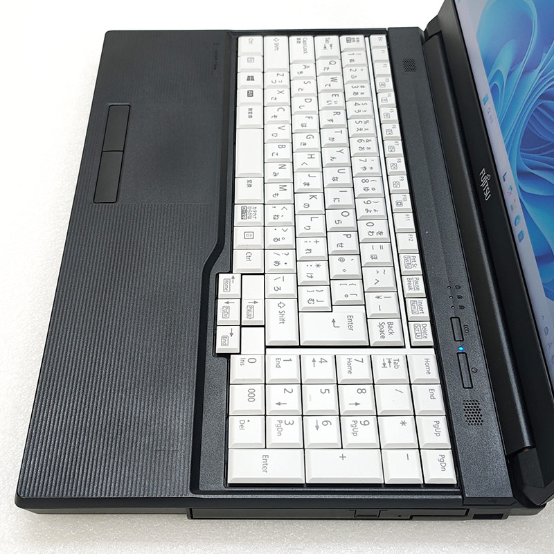 第10世代i3 中古パソコン 富士通 LIFEBOOK A5510/FX Windows11 Pro