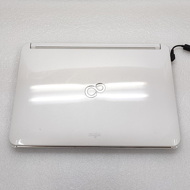 ジャンク品 富士通 LIFEBOOK AH56/D FMVA56DWZ ジャンクPC ジャンクパソコン 保証無し OS無し ACアダプタ付き