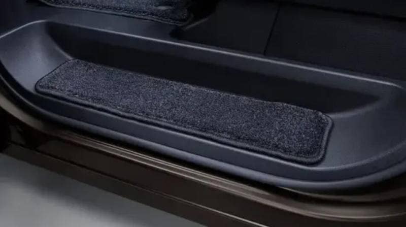 日産 エルグランド NE53 純正 アクセサリー ステップカーペット（エクセレント）　〔G4930-7YA0A KA440-1JU00〕