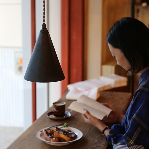 FUTAGAMI ペンダントランプ 黒ムラ 円錐 長 削り出し | メーカー別,は