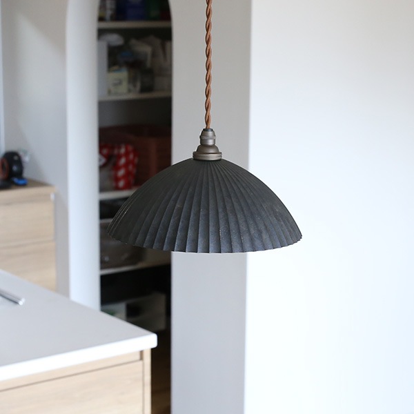 FUTAGAMI ペンダントランプ 黒ムラ フラット