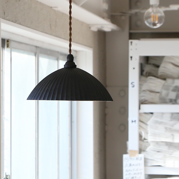 FUTAGAMI ペンダントランプ 黒ムラ フラット