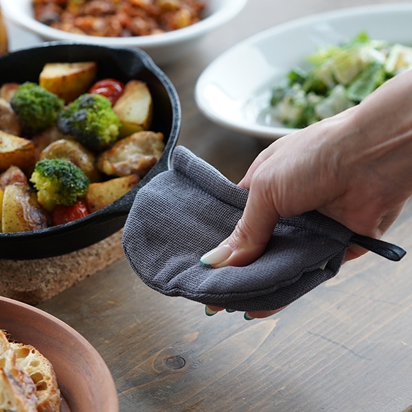 井上企画・幡 シンプルかや鍋つかみ 銀ねず/つるばみ | メーカー別,あ