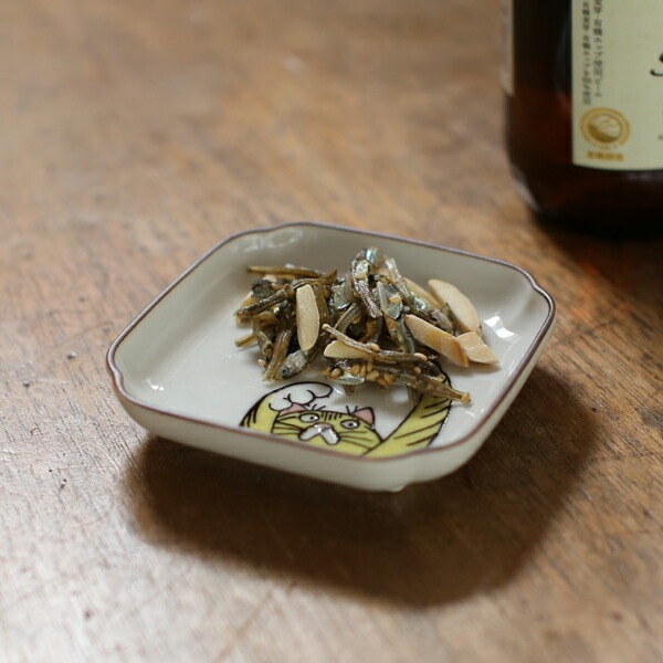 クタニシール ネコ・ジェラシー角小皿 とらねこ