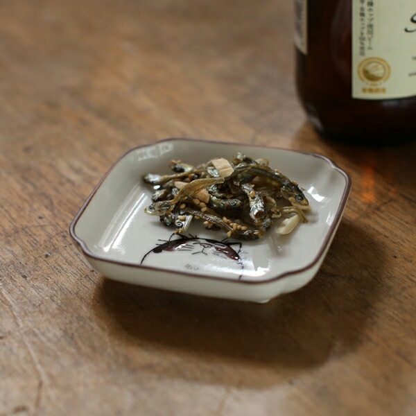 クタニシール ネコ・ジェラシー角小皿 みけねこ