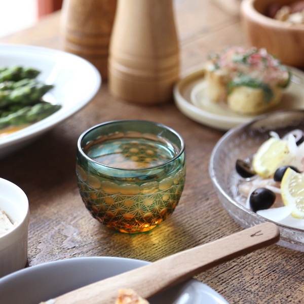 山田硝子 ぐい呑み 縁繋ぎ 琥珀纏/グリーン