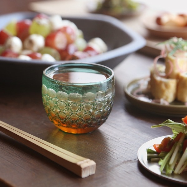 山田硝子 ぐい呑み 縁繋ぎ 琥珀纏/グリーン