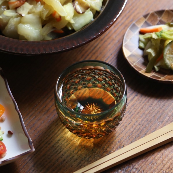 山田硝子 ぐい呑み 縁繋ぎ 琥珀纏/グリーン