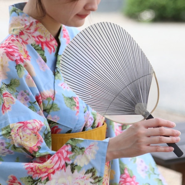 水うちわ黒骨 (台座付) カミノシゴト 家田紙工 美濃手漉き和紙