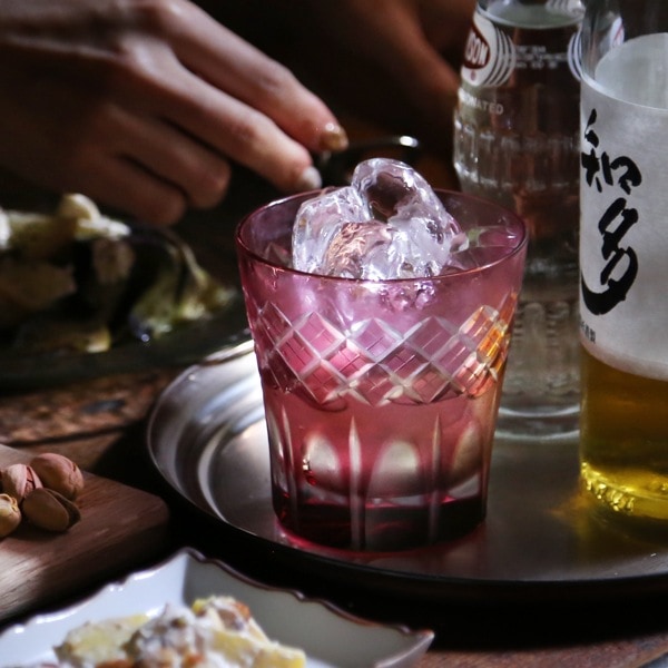 骨董　時代ガラス　精密エナメル絵付け　金彩　四葉型　ウランガラス　プレート１客 骨董 時代ガラス 精密エナメル絵付け 金彩 四葉型 ウランガラス