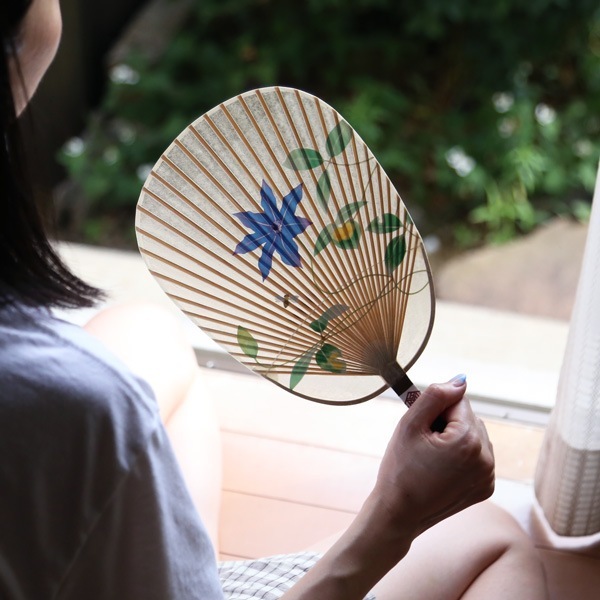 水うちわ鉄線 (台座付) カミノシゴト 家田紙工 美濃手漉き和紙