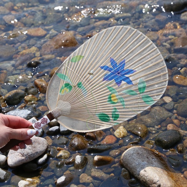 水うちわ鉄線 (台座付) カミノシゴト 家田紙工 美濃手漉き和紙