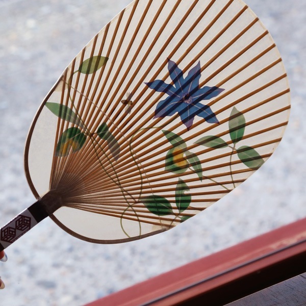 水うちわ鉄線 家田紙工 カミノシゴト 美濃手漉き和紙 | メーカー別,あ