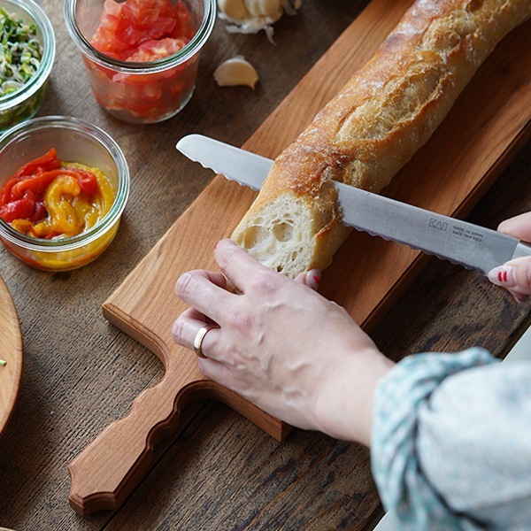 山桜の大形エンドグレインカッティングボード