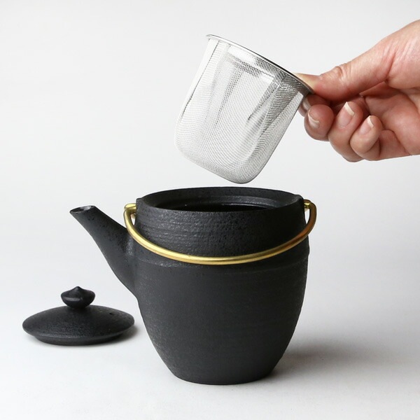 ティーポット 鋳心ノ工房 丸筒S黒 真鍮つる