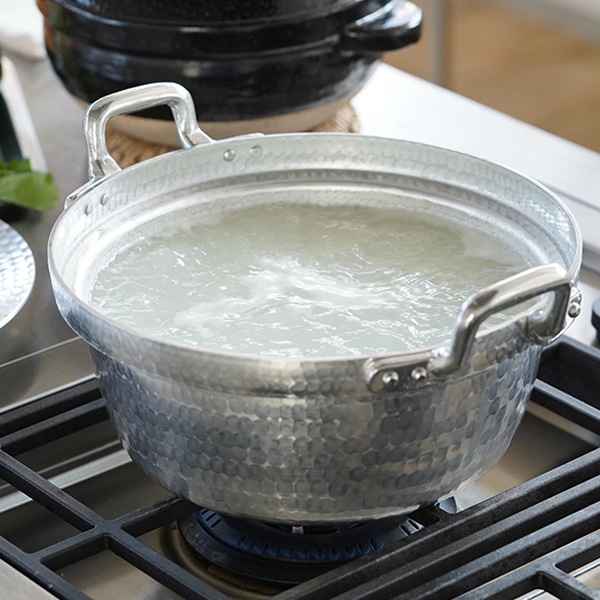 姫野作. アルミ段付鍋(ふた付) 9寸