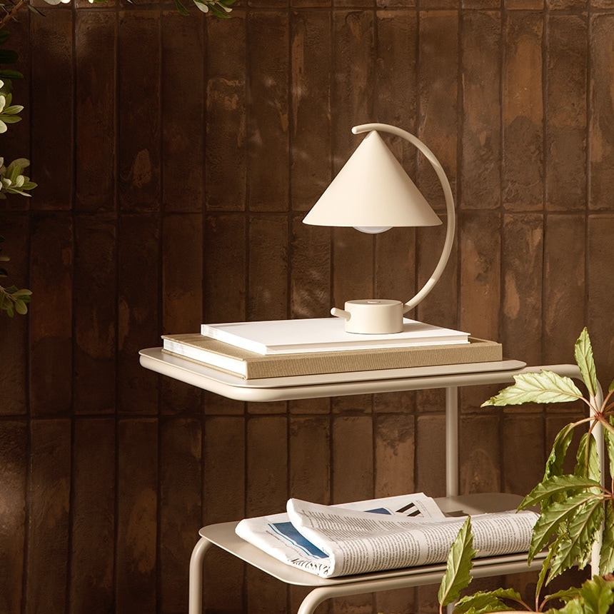 ferm LIVING �ե������ӥ� Level �����ɥơ��֥� �̲��ȶ� ����ƥꥢ ���� �ơ��֥� �ʥ��ȥơ��֥� ������� ��ӥ� ���� �٥��� �ƥ饹