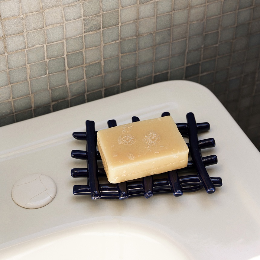 ferm LIVING �ե������ӥ� Ceramic Soap Tray ����ߥå� �����ץȥ쥤 ��SALE30�� �̲����߾�ʪ���� ���̽� �Х��롼�� �Х����å� �Х������ƥ� �����å��� �Ťͼ�Ǽ ��������Ź ����͢����