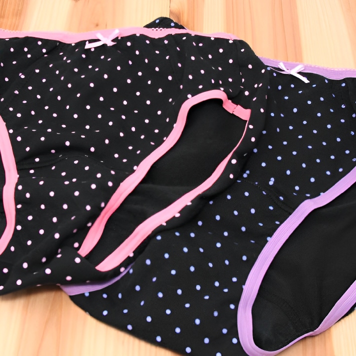 【女の子】サニタリーショーツ　ポケット付き　２枚組/ドット　140～165cm【抗菌防臭/吸水速乾】