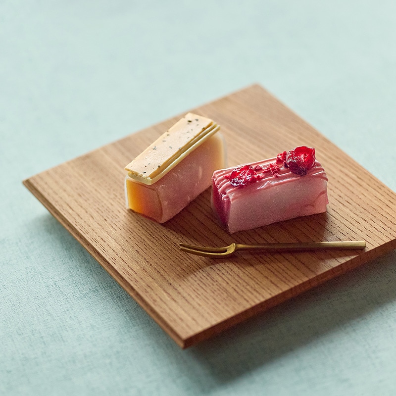 予約商品】匙面菓子皿 四角 [T102D] | 店舗,antowa | 旅するように
