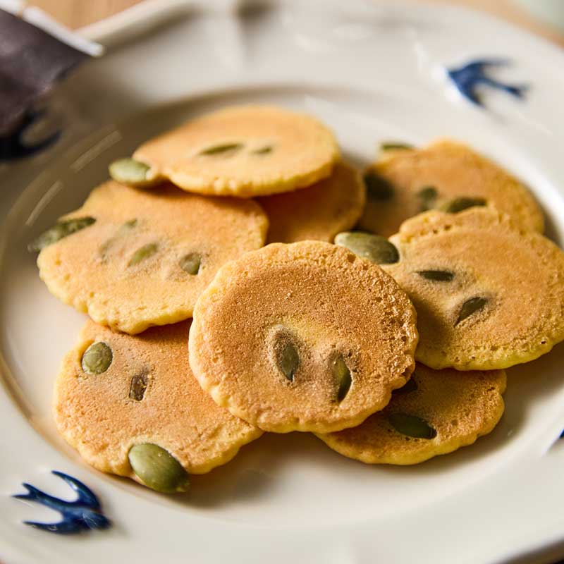 かぼちゃ煎餅 [A057B] | 店舗,田中屋せんべい総本家 | 旅するように