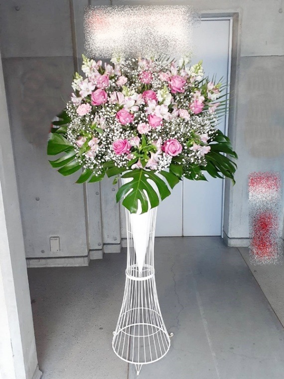 M128-3 アンティーク アールデコ ピンク古ガラス 金彩 花文プレート4枚 ピンク＆イエロー系 スタンド花 1段