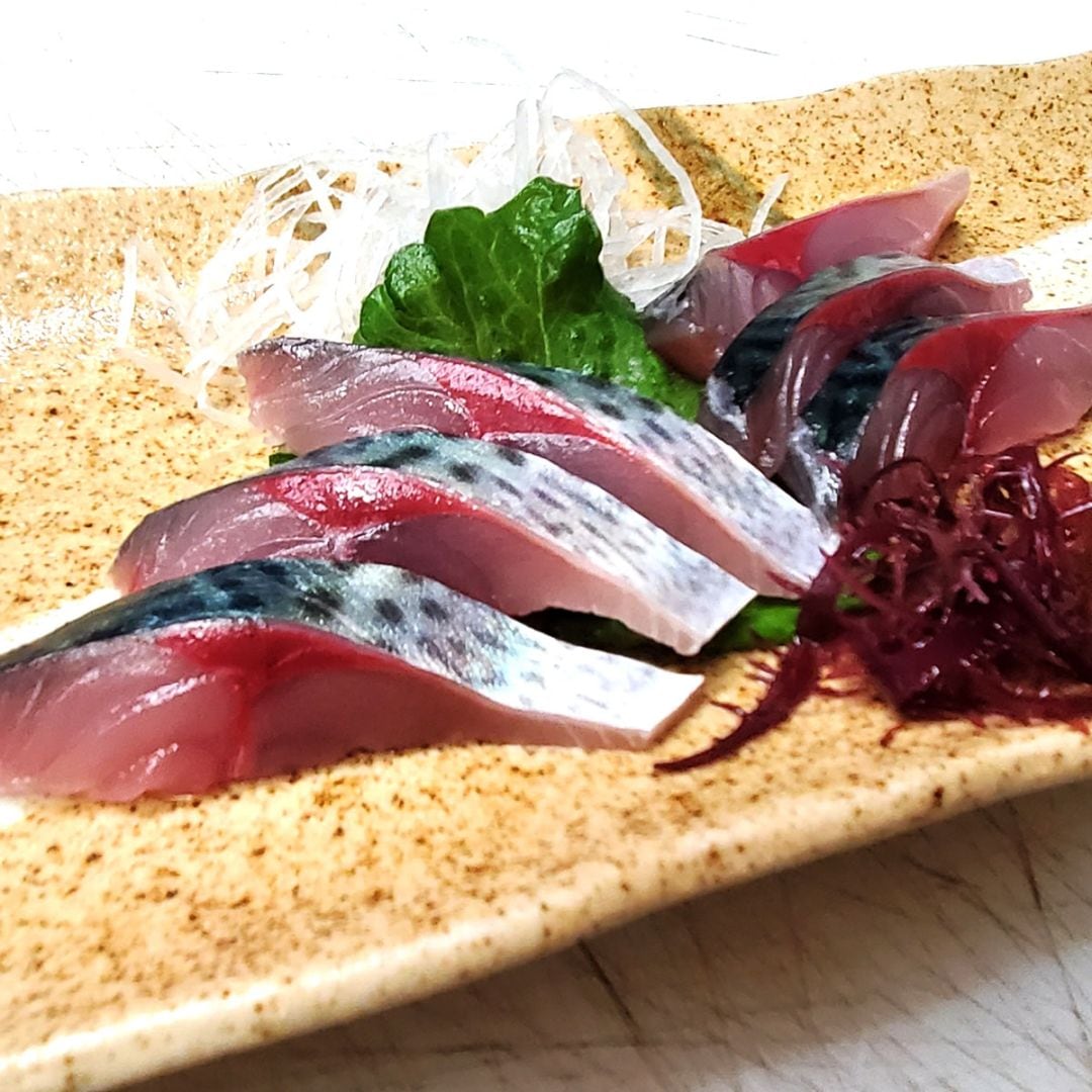 お刺身用　ゴマサバ　 スキンレスフィレ（冷凍）片身（130-149ｇ程度）（山陰浜坂産）　解凍して切るだけで生サバのお刺身が食べられます（さば、サバ、さしみ）