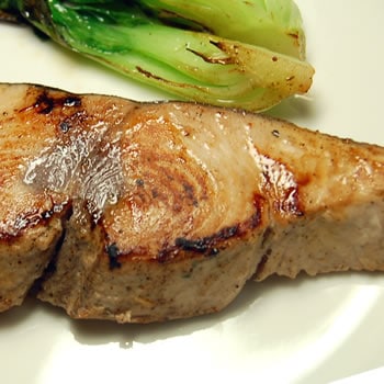 天然　よこわ（ヨコワ・本マグロの子・鮪）切り身【冷凍】 1切　【浜坂産または日本海産】