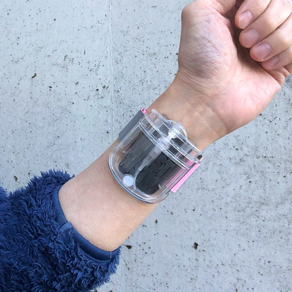 リストミスト 腕時計型除菌スプレー いつでも どこでも すぐ除菌できる 正規代理店 リストバンド 専用補充ボトル付き