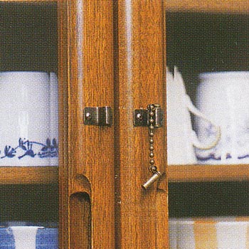 耐震 とびらロック ２組入り（扉ロック) 地震対策 [M便 1/4]