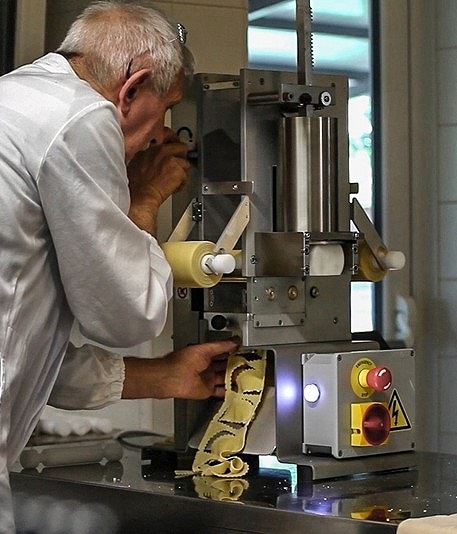 ���������ޥ����� �� RAVIOLATRICE BE90 a DOPPIA SFOGLIA