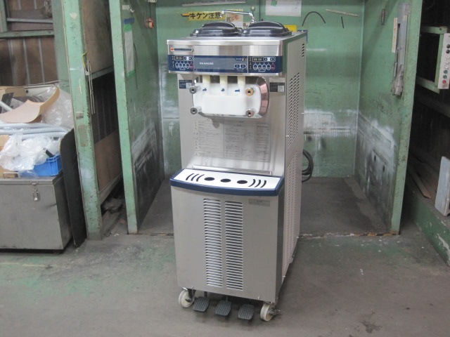 日世】【業務用】【中古】 自動殺菌ソフトサーバー NA-6440AE 三相200V