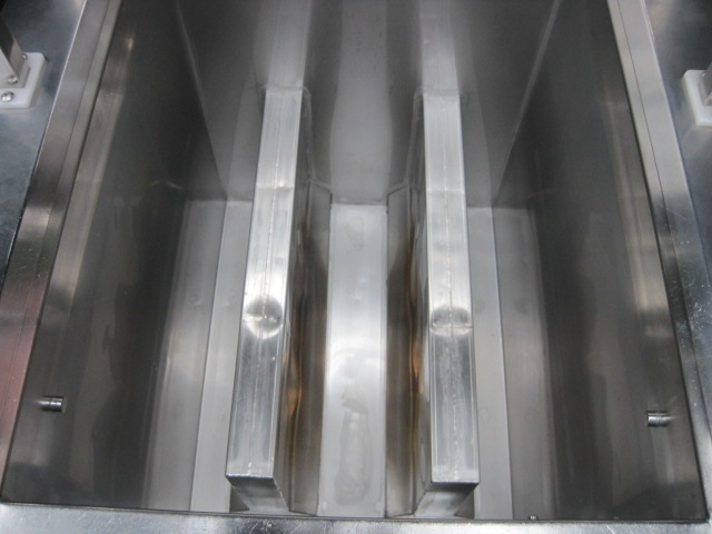 �������������ۡڶ�̳�ѡۡ���šۡ���������ư����͵���UM671G���Իԥ�����ñ��100V