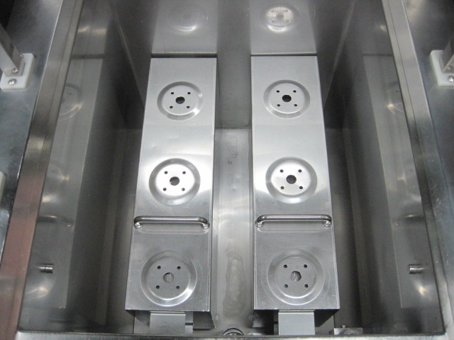 �������������ۡڶ�̳�ѡۡ���šۡ���������ư����͵���UM671G���Իԥ�����ñ��100V