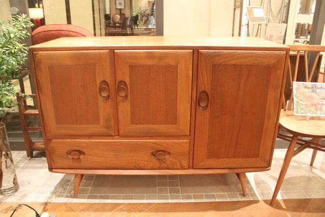 ERCOL(アーコール) 脚付きサイドボード | すべての商品 | ANTIKAと 