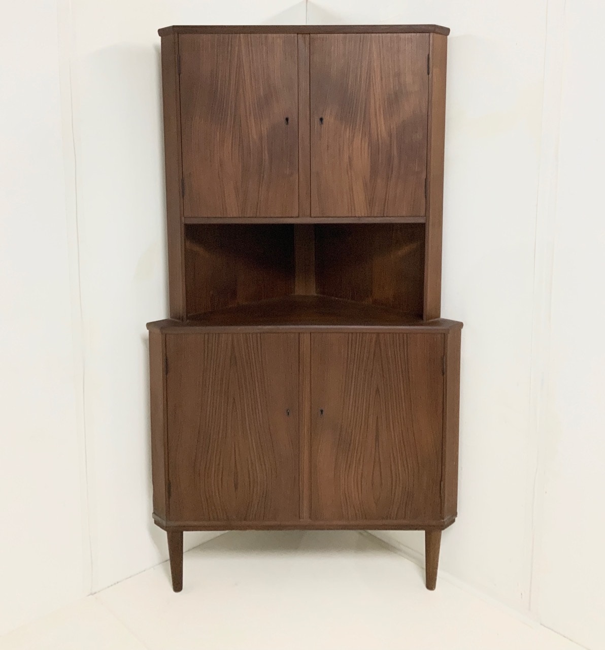 レンタル】 北欧ヴィンテージ コーナーキャビネット | 湯の花