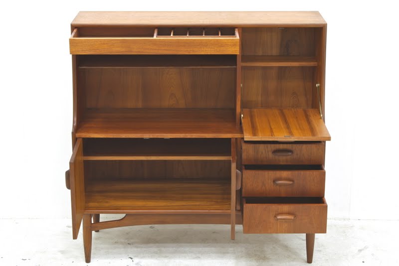 ヴィンテージ G-PLAN ブラジリアン カップボード | 湯の花