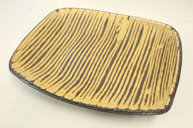 山田洋次さん　スリップウェア　民藝 山田洋次 スリップウェア 大皿2 | すべての商品 | ANTIKAと