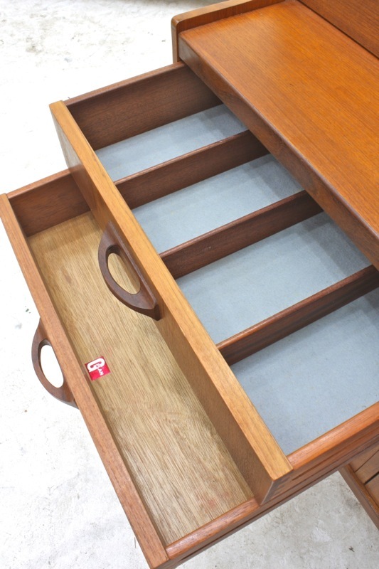 G-PLAN シエラカップボード | すべての商品 | ANTIKAとモダン
