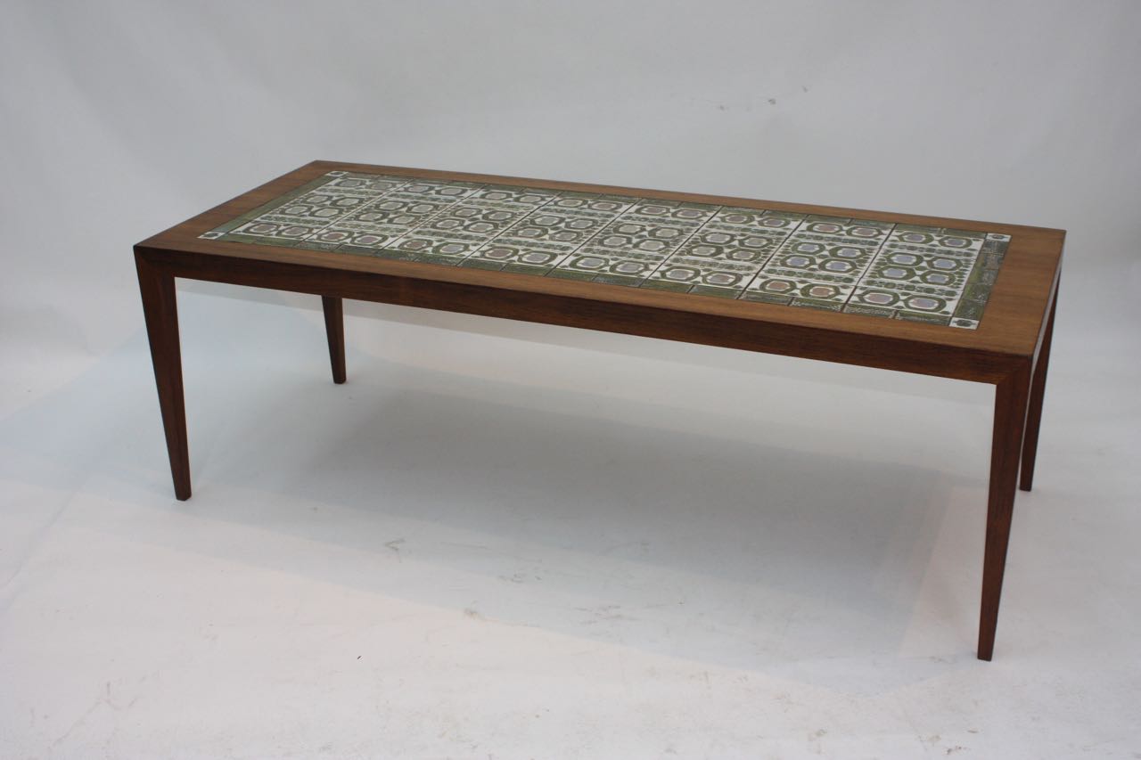 レンタル ロイヤルコペンハーゲン タイルトップテーブル / テネラ