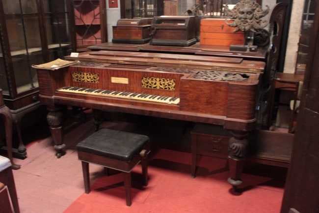 スクエア グランドピアノ | Stained Glass Museum,教会家具 | ANTIKAと