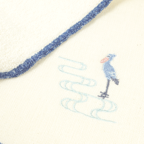 モール糸タオルハンカチ　ハシビロコウと流水