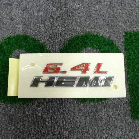 6 4l Hemi 純正 サイド エンブレム ダッジ ジープ クライスラ アメ車の専門店 充実のカスタムとサポートをご提供します パーツ通販可能です 自社輸入にて迅速にお取り寄せ可能です 新車 中古車 もお任せ下さい お問い合わせお待ちしております