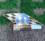 【MOPAR PERFOMANCE】 純正　サイドエンブレム