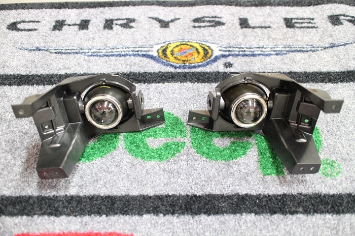 グランドチェロキーSRT8 純正フォグランプ新品 11y－ ジープ グランドチェロキー SRT8専用 純正フォグランプ セット