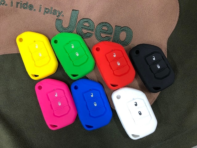 18y－ ジープ ラングラー シリコン ゴム製 キーカバー 【Jeepロゴ型 