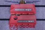 15ｙ−　ダッジ　チャレンジャー　6.4L エンジン用　純正　エンジンカバー　左右セット 【POWERED BY SRT ロゴ】結晶塗装レッド仕上げ品