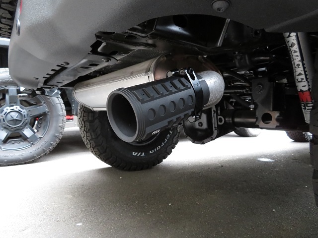 18ｙ ジープ ラングラー トレイルデザイン マフラーカッター ブラック ダッジ ジープ クライスラ アメ車の専門店 充実のカスタムとサポートをご提供します パーツ通販可能です 自社輸入にて迅速にお取り寄せ可能です 新車 中古車もお任せ下さい お問い合わせ